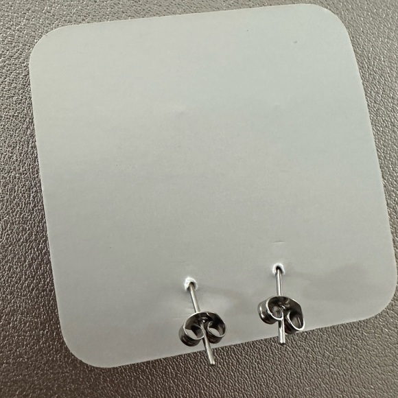 Leetie Lovendale Olive Green Stud Earrings - Picture 4 of 4